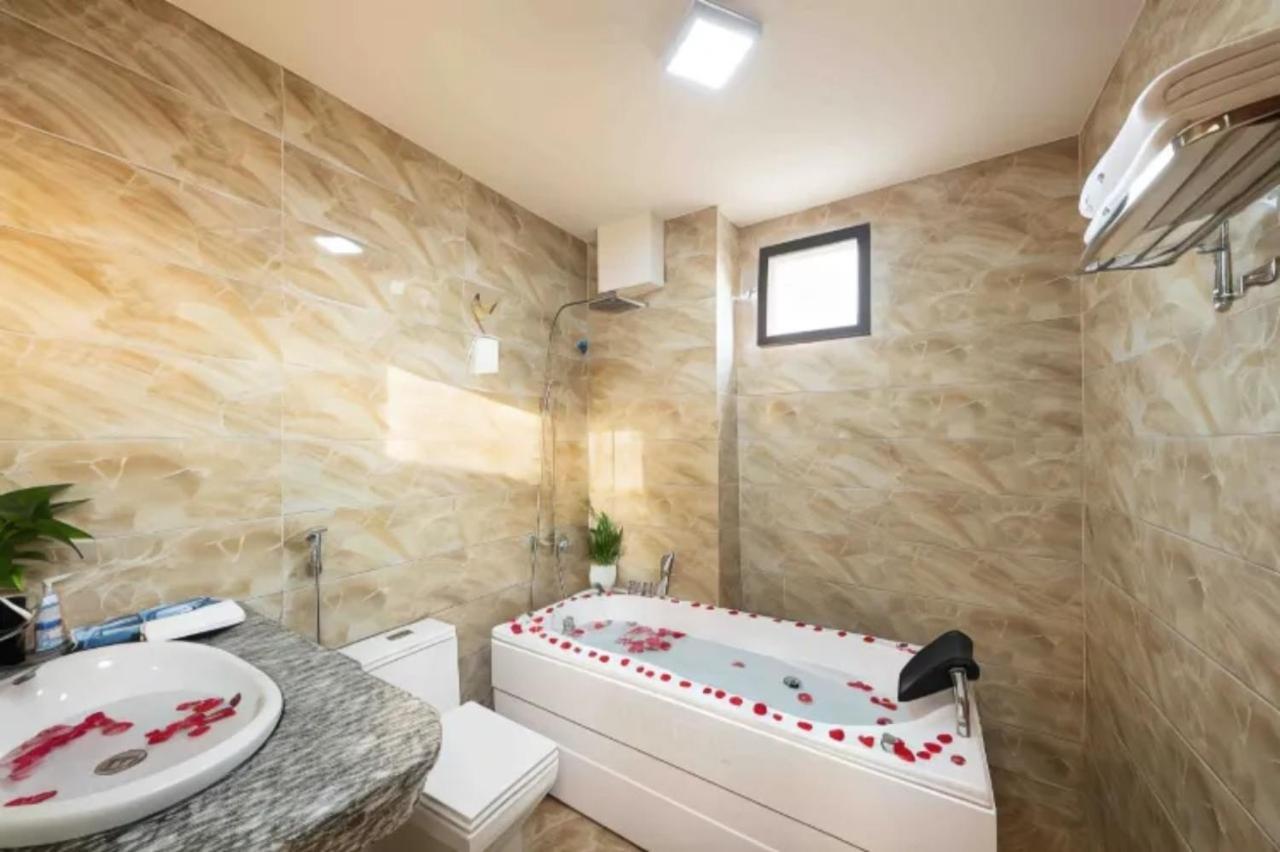 Hanoi Airport Premium Hotel Экстерьер фото